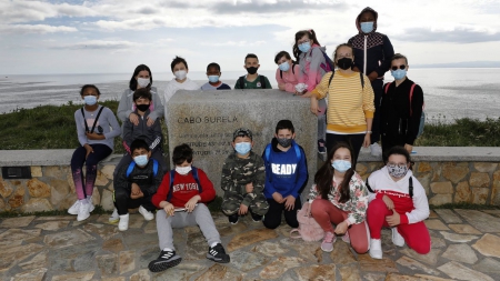 Escolares de Burela e Viveiro, en roteiro para coñecer e protexer a natureza